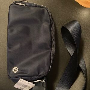 Lululemon Everywhere Belt Bag - 1L - Navy - NWT